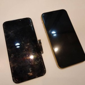 iPhoneXR 液晶交換| 狭山市笹井| 液晶交換ならお買物中に30分で即日対応！
