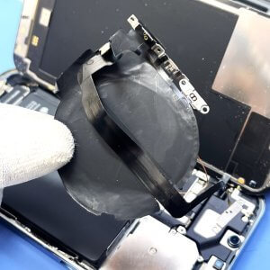 【iPhone13ProMax 背面充電修理】ワイヤレス充電ができない…そんな時はiPhone修理SHOP前橋店へ!!｜前橋市元総社町