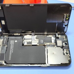 【iPhone13Pro バッテリー交換】日に日に充電する回数が増えている…そんな時はiPhone修理SHOP前橋店へ!!｜伊勢崎市今泉町