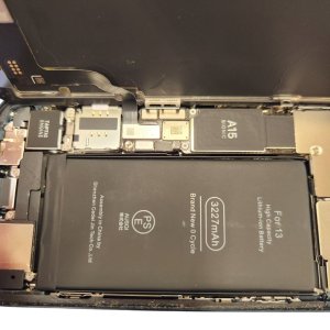 【iPhone13 バッテリー(電池)交換】充電の持ちが理由で機種変更を考えている方はご相談下さい。お得なご案内をいたします|根室市宝林町
