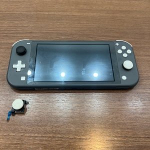 Nintendo Switch Lite修理 スティック交換｜川口市並木