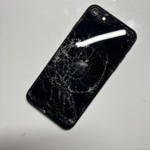 iPhoneSE(第三世代)背面ガラス修理