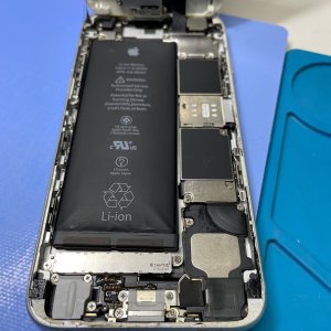 iPhone6s 電池膨張 バッテリー交換| 龍ケ崎大留| バッテリーも即日お渡しで修理対応しております‼︎