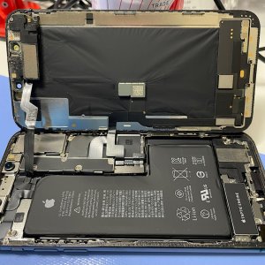 iPhoneXS 液晶交換| 取手市ゆめみ野| 取手市の皆さん、iPhone即日対応お任せください！