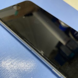 iPhoneSE2電池膨張 バッテリー交換| 我孫子市天王台| 電池交換も、即日修理致します！