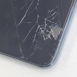 【iPhone12ProMax 液晶交換】画面の液晶漏れがおこるとタッチ操作もできなくなりますが、すぐに修理できますよ!|根室市鳴海町