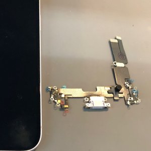 iPhone 14Plus ◎ライトニング交換 ●日高市馬引沢からお越しのお客様