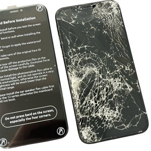 iPhone12 フロントパネル交換