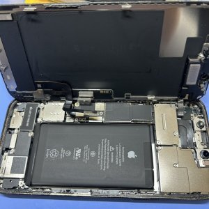 【iPhone12 Pro バッテリー交換】バッテリー劣化を解消！交換でストレスフリーに！｜伊勢崎市連取町