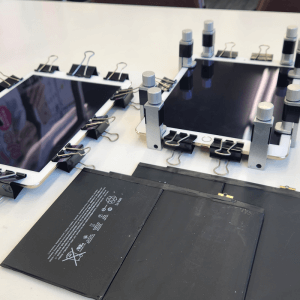 【iPad 法人修理】各種iPadのパネル交換とバッテリ交換、計12台一気に修理!!プロが丁寧に対応しております!!｜高崎市貝沢町