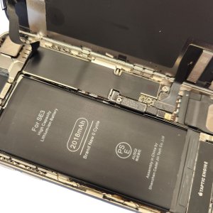 【iPhoneSE 第3世代 バッテリー交換】充電持ちが悪いと気になった時はお気軽にご相談ください!| 根室市有磯町
