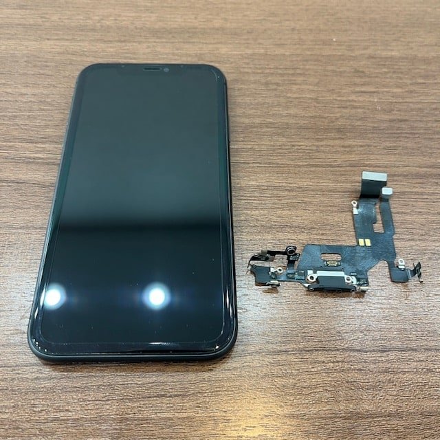 iPhone11修理 充電ライトニング交換|蕨市中央