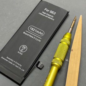 iPhone SE2 バッテリー交換