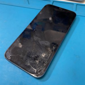 iPhone11 落下破損 液晶交換| 龍ケ崎市川余郷| 液晶交換も即日対応！