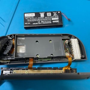 Nintendo Switch ジョイコンバッテリー交換修理| 守谷市百合ヶ丘| ご予約にて即日対応！