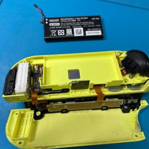 Nintendo Switch スライドレール交換修理| 龍ケ崎市羽黒町| ご予約にて即日対応！