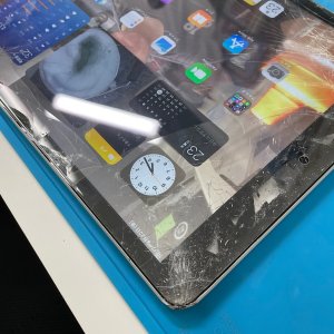 iPad Air2 液晶交換| 我孫子市南新木| iPadの液晶交換もご予約で即日対応致します！