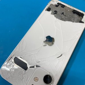 iPhone12 バックパネル交換| 我孫子市南新木| 背面パネル交換もご予約受付中！