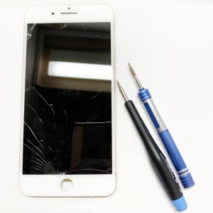 iPhone8Plus フロントパネル交換