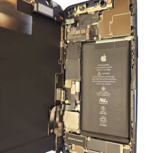 【iPhone12 バッテリー交換】新しい機種にお取替えよりもバッテリー交換をして長く使用しませんか?| 根室市宝林町
