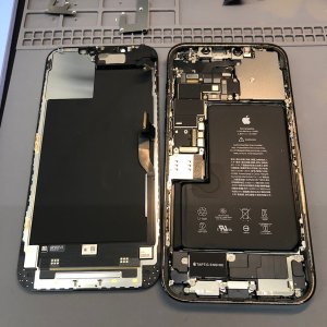 iPhone 11 ◎バッテリー交換 ¥5,980- ●狭山市上広瀬からお越しのお客様