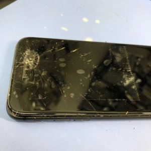 iPhone 8 ◎フロントパネル交換 ●入間市扇台からお越しのお客様