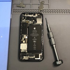 iPhone 12mini ◎バッテリー交換 ¥6,980- ●狭山市柏原からお越しのお客様