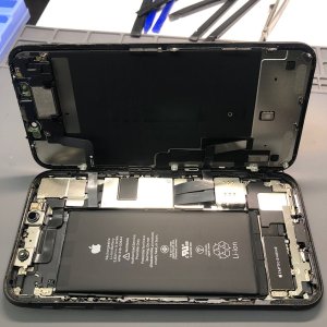 iPhone 11 ◎バッテリー交換 ¥6,980- ●所沢市からお越しのお客様