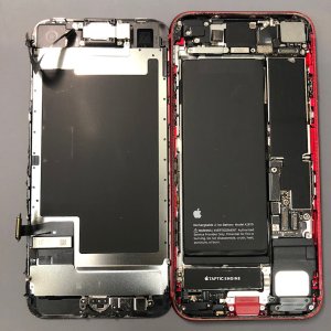 iPhone SE3 ◎フロントパネル交換 ¥7,980- ●狭山市富士見からお越しのお客様