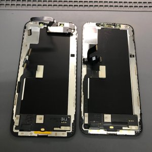 iPhone XS ◎フロントパネル交換 ¥6,980- ●入間市河原町からお越しのお客様