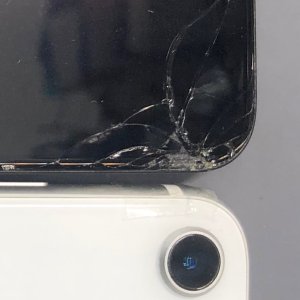 iPhone SE2 ◎フロントパネル交換 ¥5,980-