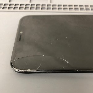 iPhone XR ◎フロントパネル交換 ¥6,980-  ●飯能市双柳からお越しのお客様