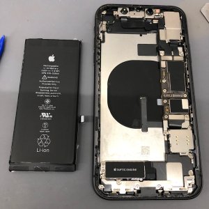 iPhone 11 ◎バッテリー交換 ¥5,980-  ●入間市鍵山からお越しのお客様