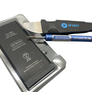 【画面が点かない】iPhoneSE3 バッテリー交換