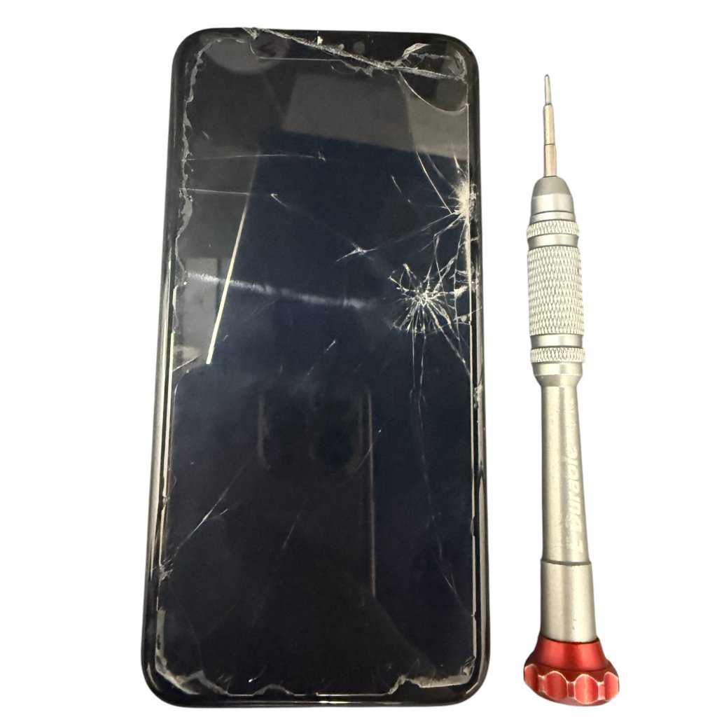 【画面が割れてしまった】iPhone11Pro フロントパネル交換修理