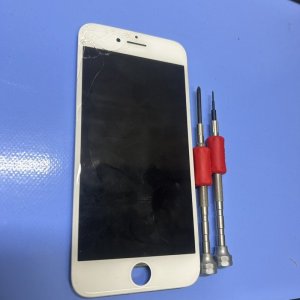 【iPhone8 液晶交換】即日対応！画面割れもキレイに修復｜伊勢崎市連取町