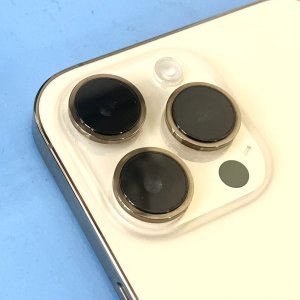 【iPhone14ProMax アウトカメラレンズ交換】割れたままのカメラ、ホコリや水分が危険…早めのレンズ交換で安心しませんか?|前橋市箱田町