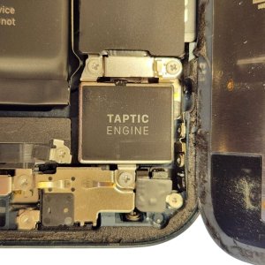 【iPhone14 バイブレーション機能修理】ガタガタガタと異音が響くようになり使用に不安が、、ぜひご相談ください | 根室市光和町