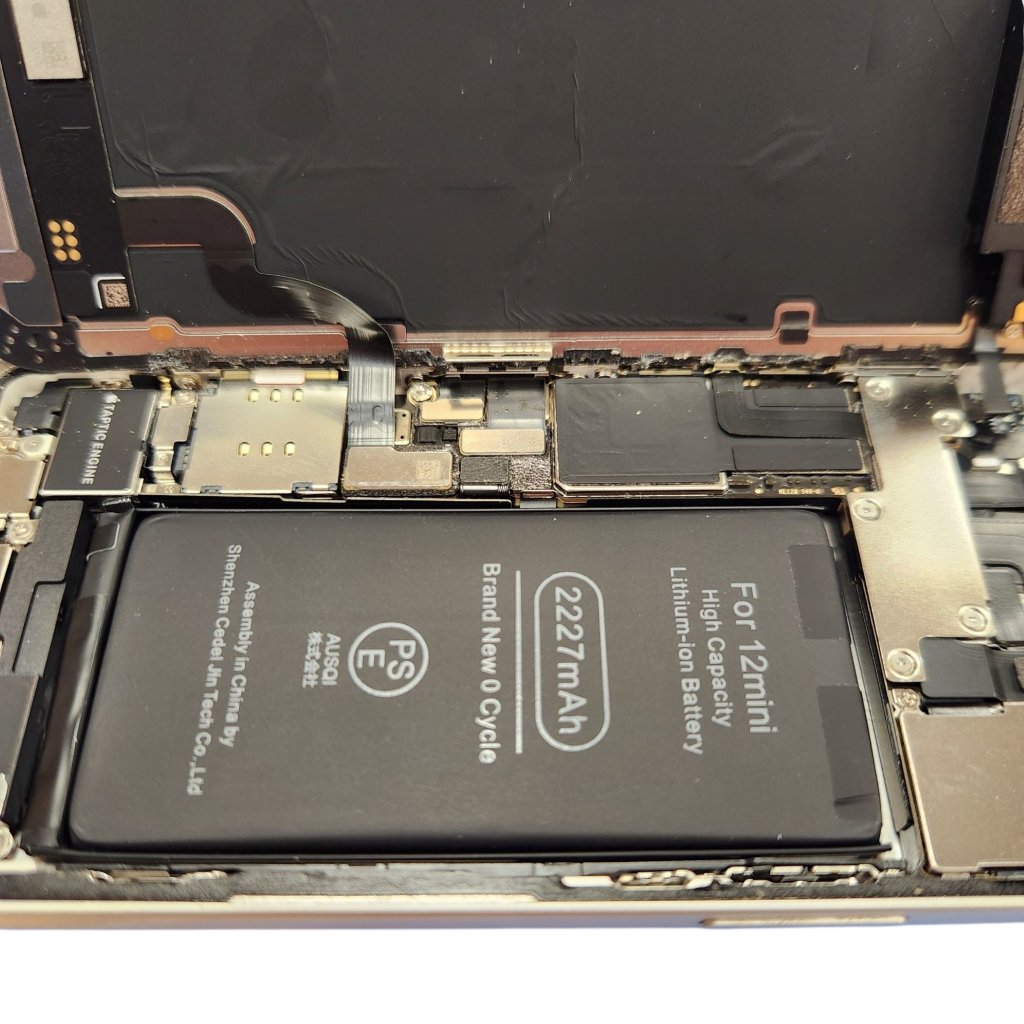 【iPhone12mini バッテリー交換】12miniのサイズ感が好きで長く使っていたい…ご要望にお応えします!|前橋市箱田町