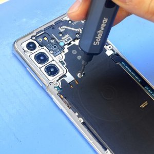 【Galaxy Samsung S21 バッテリー交換】長時間の使用が難しい…バッテリー交換で改善しましょう!!|高崎市江木町