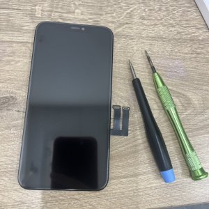 iPhone11 フロントパネル修理