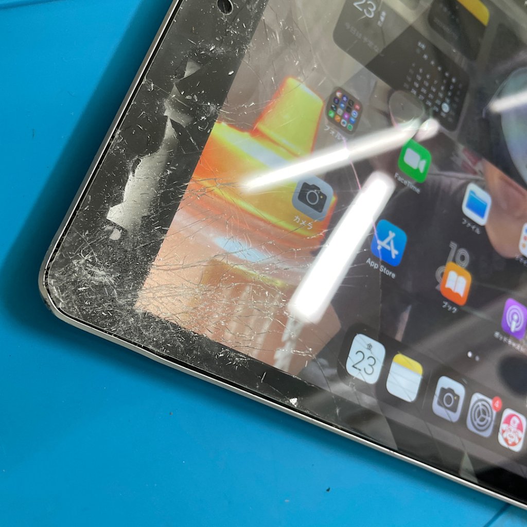 GW営業中!| iPad 5 落下破損 パネル交換| 龍ケ崎市小通幸谷町| iPadの液晶交換もご予約対応