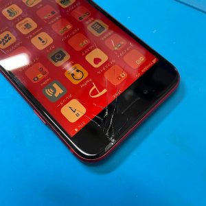 iPhone SE2 落下破損 パネル交換 | 守谷市百合ケ丘| パネル交換も即日修理致します！