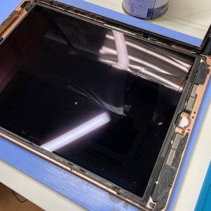 iPad 7 落下破損 液晶交換| 守谷市大山新田| iPadの液晶交換もご予約対応致します！