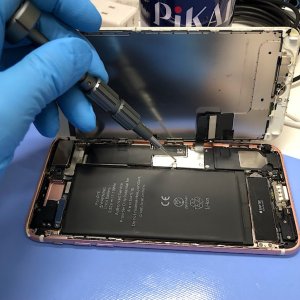 iPhoneSE3 ブラックアウト 液晶交換修理| 我孫子市寿| 液晶修理も即日対応致します！