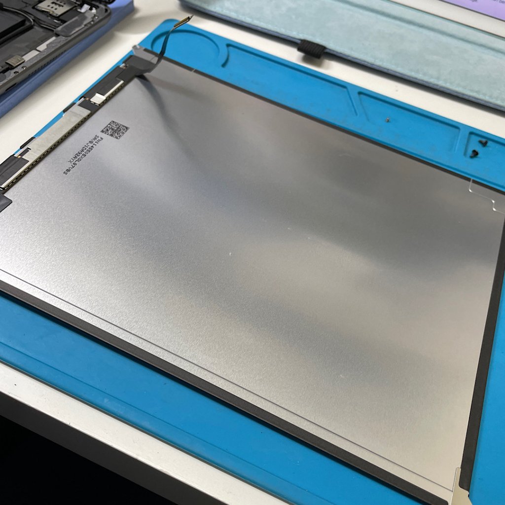 iPad7 画面に黒いシミ 液晶交換| 取手市新町| iPadの液晶交換もご予約対応致します!