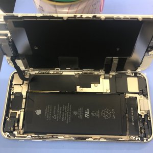iPhone SE2 ◎バッテリー交換 ¥4,980-  ●埼玉県入間市小谷田からお越しのお客様