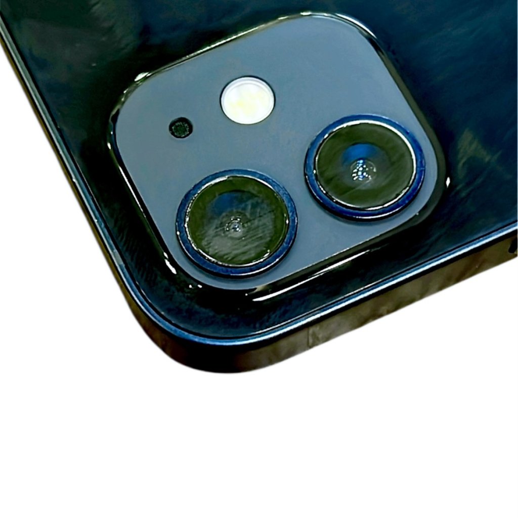 【iPhone12】カメラレンズ割れ 弘前市