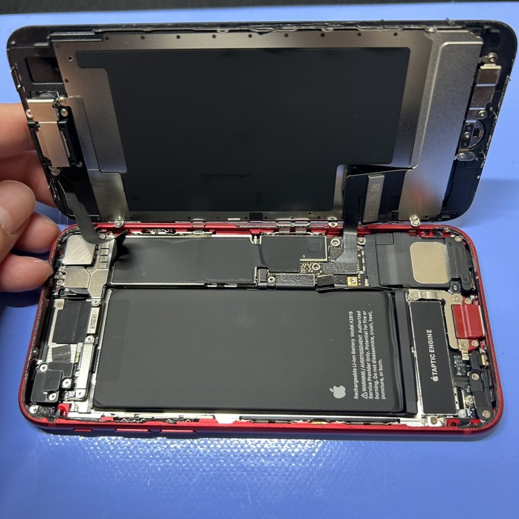 【iPhone SE(第2世代)バッテリー交換】 外出先での電池切れに不安…|伊勢崎市連取町