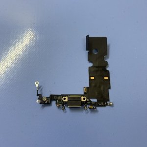 【iPhone SE（第2世代） ライトニングコネクタ修理】充電不良トラブル、ライトニング修理でスムーズ充電に！｜伊勢崎市西久保町